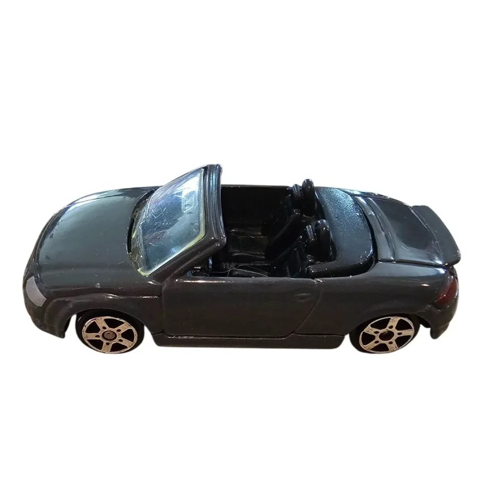 Maisto Audi TT Roadster Diecast Model Car Toy Collectible Grey Paint Black Seats